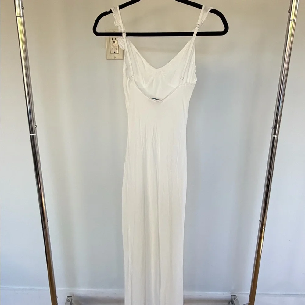 Elegant White Maxi Dress - Picture 2 of 4